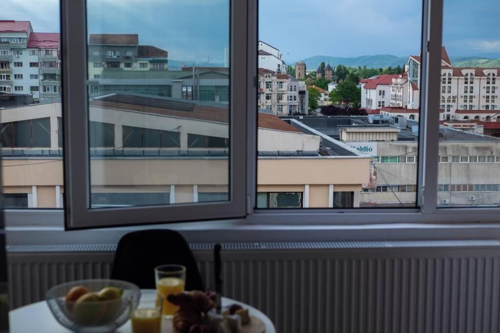 Studio With A View In City Center Targoviste Exterior photo